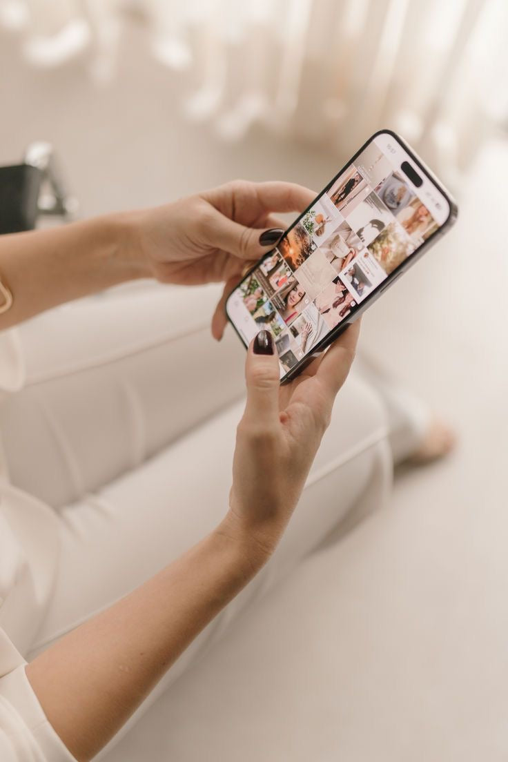 Création des réseaux sociaux + email