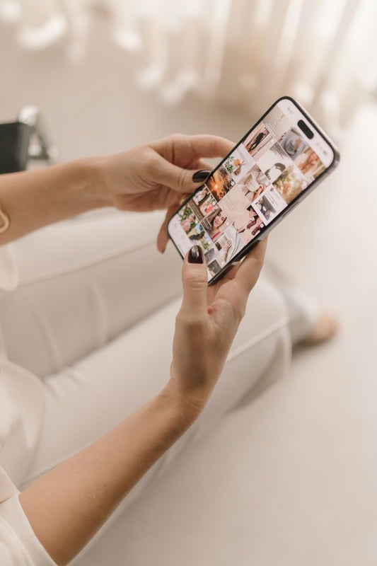 Création des réseaux sociaux + email